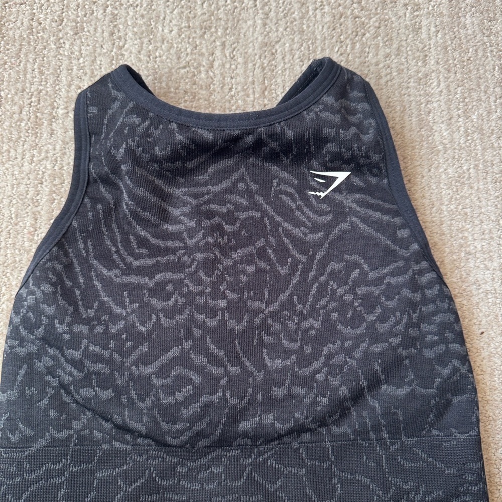 Gymshark Woman's Size XS Black Medium Support Adapt Animal Seamless Sports Bra - Picture 4 of 9